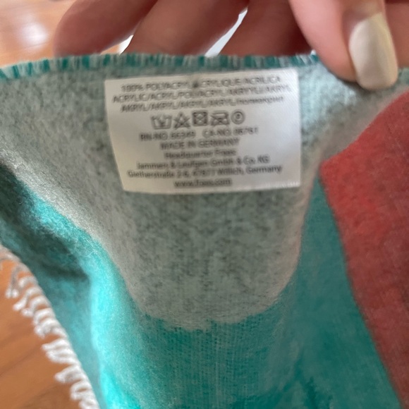 Cashmere-like scarf - Picture 4 of 5